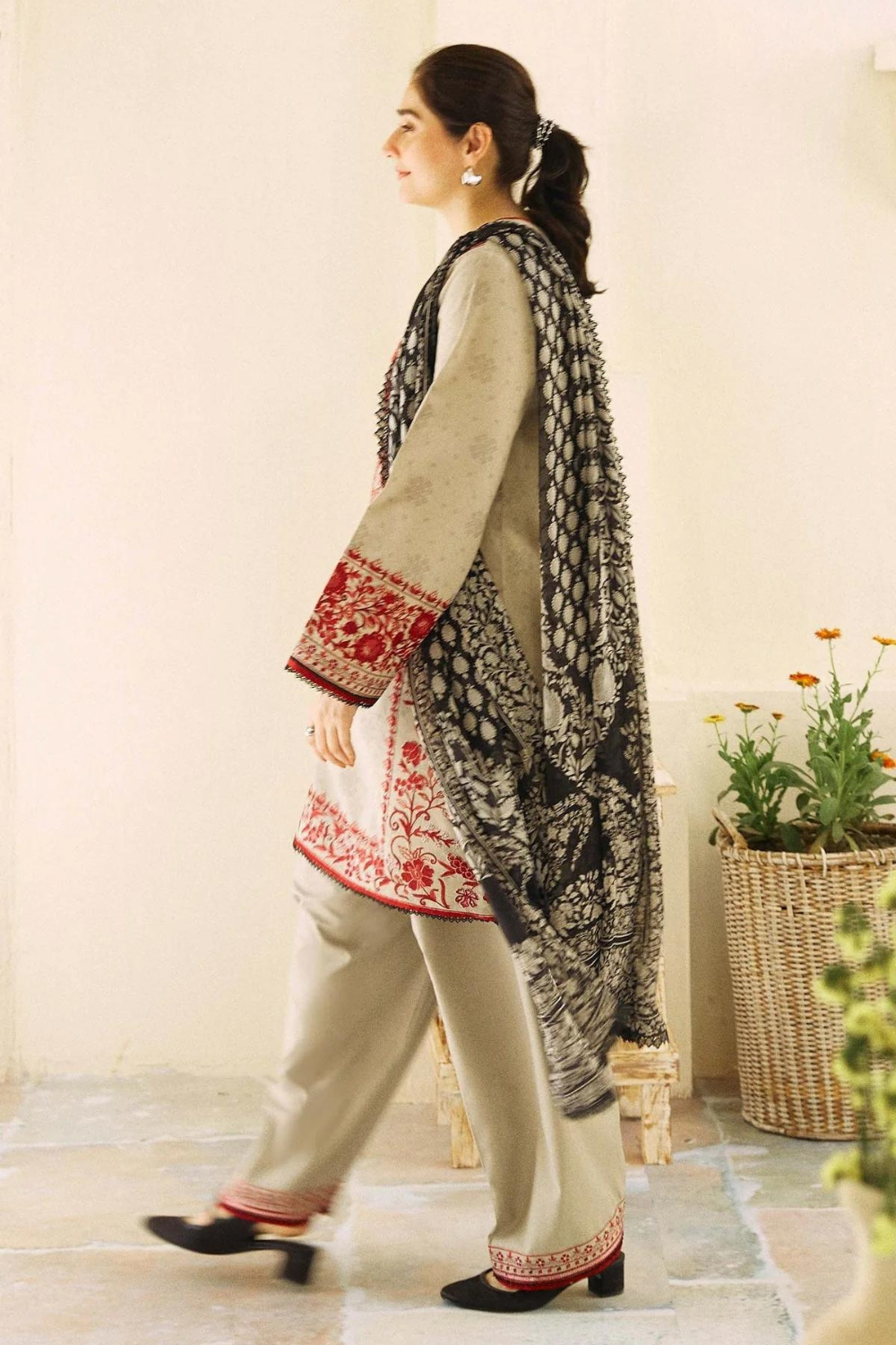 Zara ShahJahan Linen 3PC Embroidered AZ - 0102