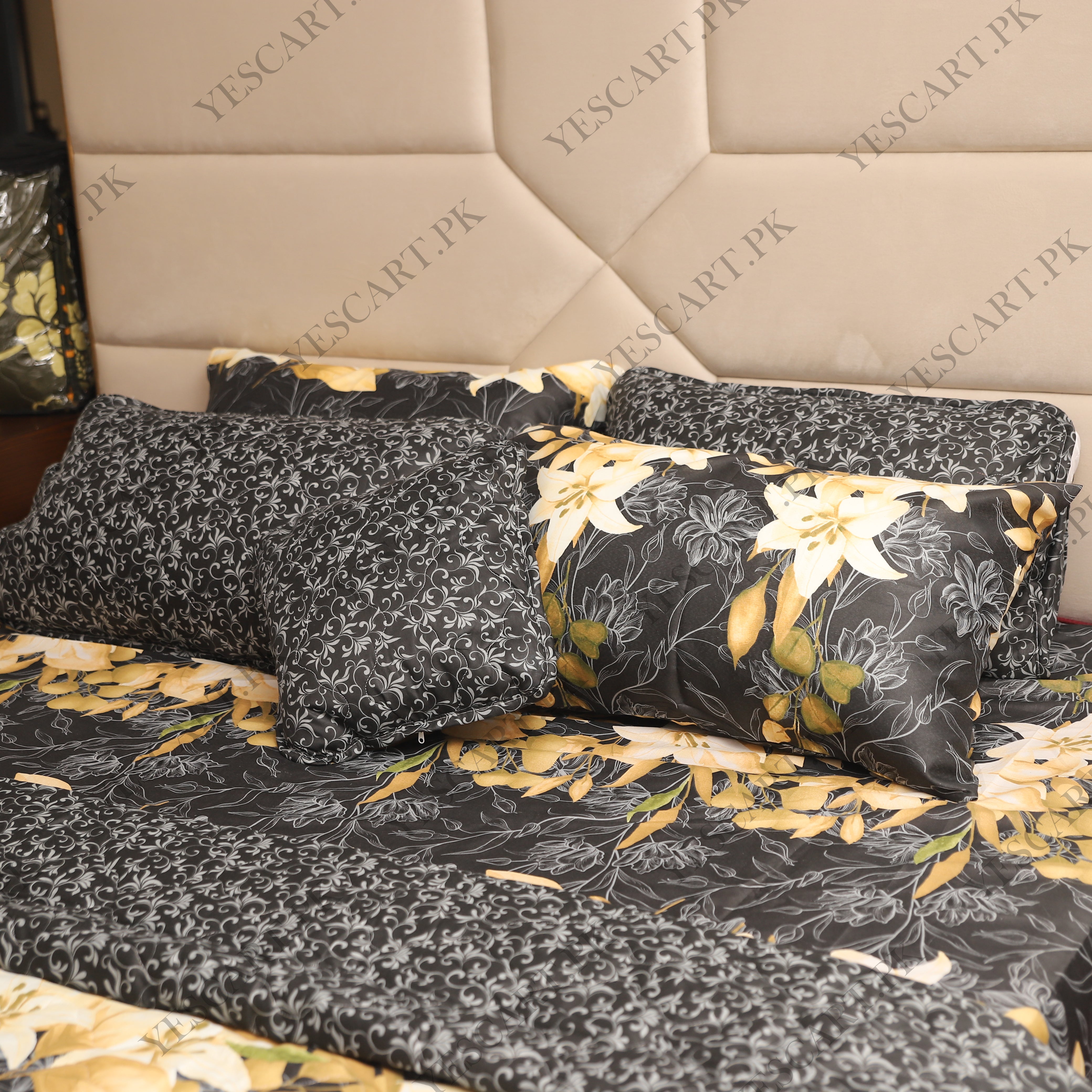 7 Pcs Quilted Comforter Set - Black Pendant